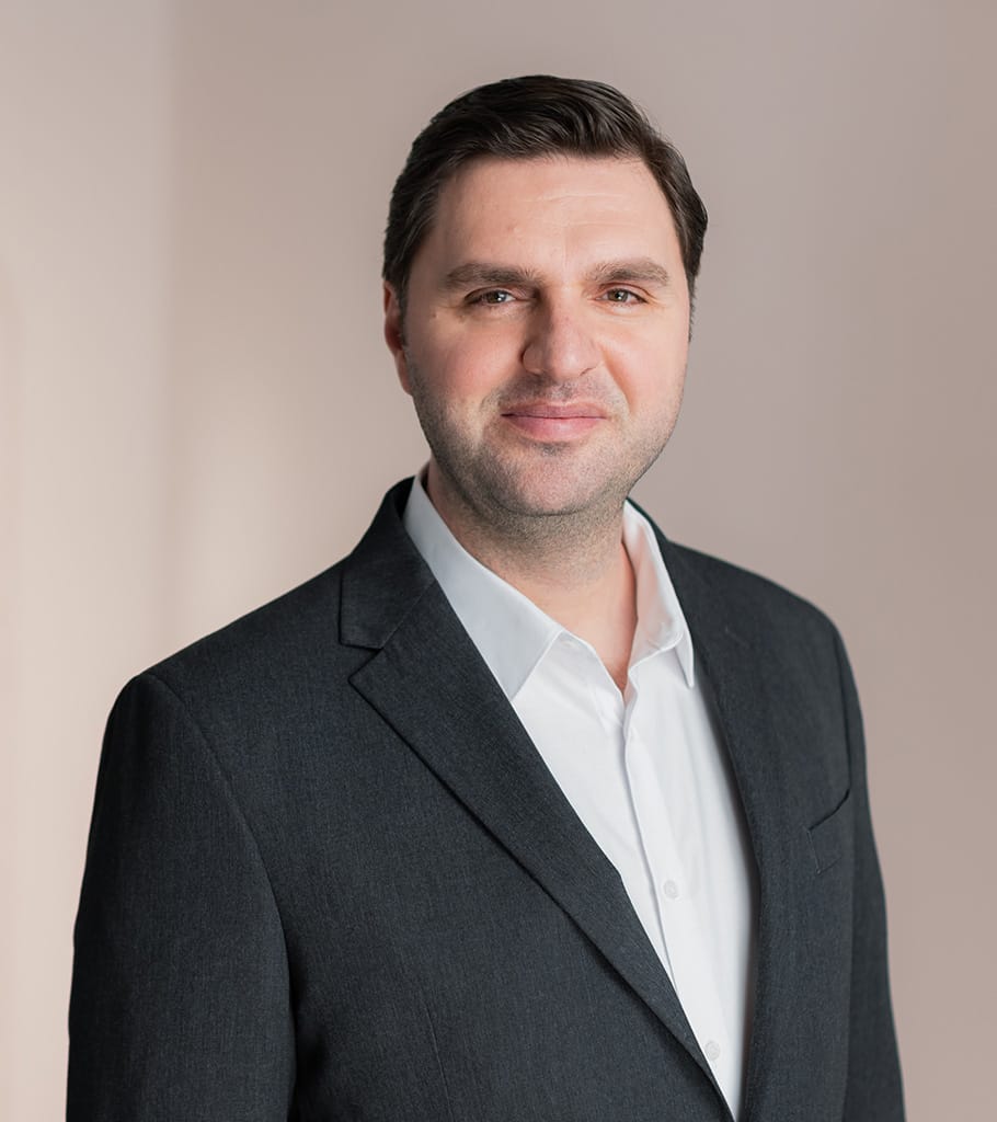 Dr. Drd. Psih. Costin Dămășaru, Founder and CEO of Veruvis