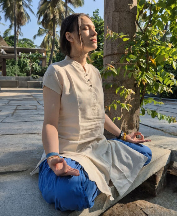 Roxana Luca - Isha Hatha Yoga Teacher