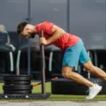 Ce se întâmplă în corpul tău după un antrenament intens – și cum îl ajuți să se refacă mai repede